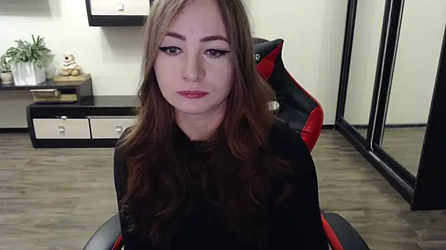 Laralianna online show from September 2025 11:49:02 AM