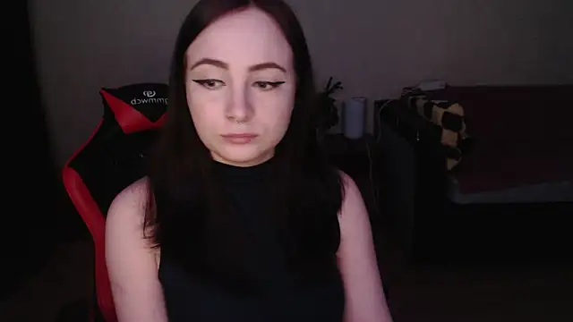 Laralianna online show from March 2026 05:23:01 PM