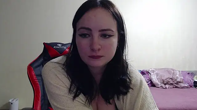 Laralianna online show from October 2025 06:40:01 PM