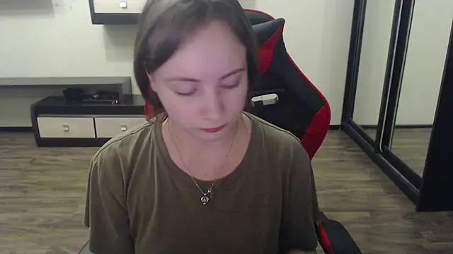 Laralianna online show from March 2025 02:50:01 PM