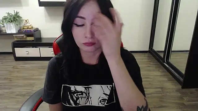 Laralianna online show from September 2025 12:23:02 PM