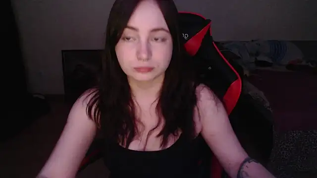 Laralianna online show from April 2026 07:44:02 PM