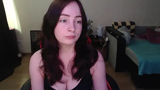 Snapshot of Laralianna chatting on May 2026 10:15:02 AM Laralianna online show from May 2026 10:15:02 AM
