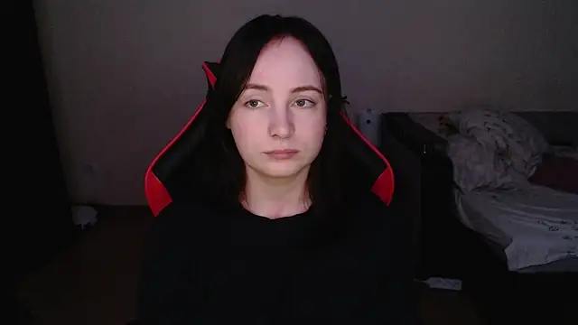 Laralianna online show from November 2025 08:45:02 PM