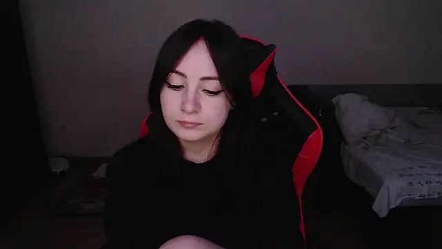 Laralianna online show from November 2025 12:26:02 AM