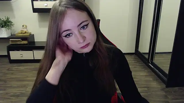 Laralianna online show from September 2025 02:39:02 PM