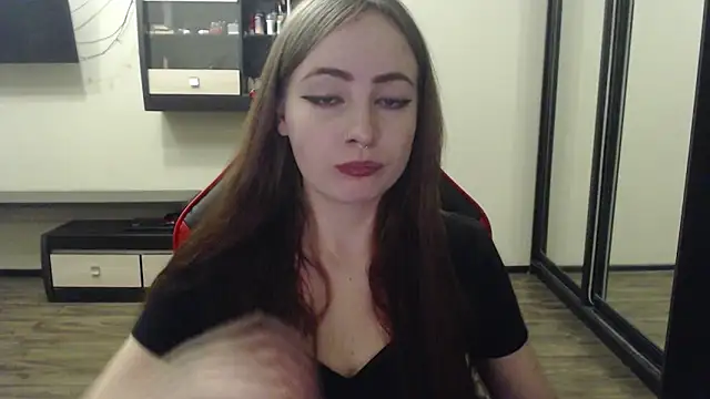 Laralianna online show from February 2025 05:00:01 PM