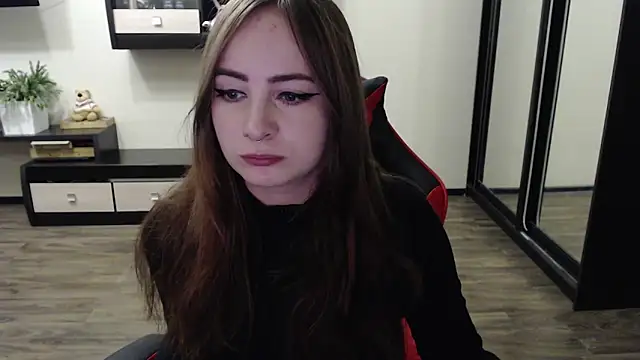 Laralianna online show from September 2025 07:55:02 AM