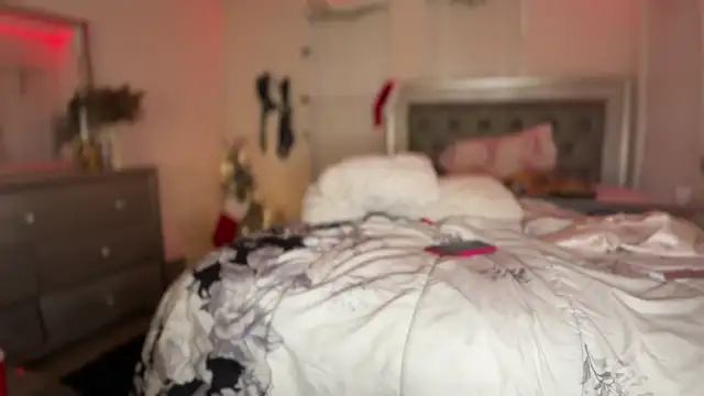rennibear online show from December 2024 10:39:01 PM