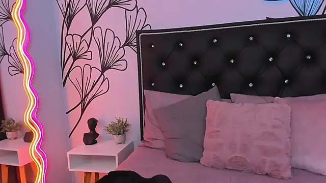 Snapshot of Sweet_Ariadna_ chatting on July 2026 12:27:02 PM Sweet Ariadna online show from July 2026 12:27:02 PM