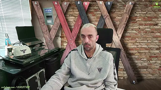 Snapshot of kuruptxxx_live chatting on January 2025 05:01:01 PM kuruptxxx live online show from January 2025 05:01:01 PM