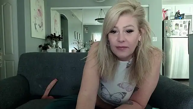 Lexi Shocker online show from November 2025 06:52:01 PM