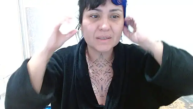 vaholiver online show from May 2026 02:34:02 PM