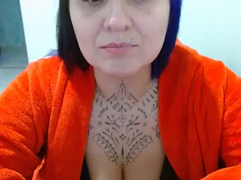 vaholiver online show from May 2026 08:56:02 PM