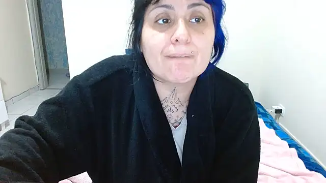 vaholiver online show from May 2026 10:05:01 PM