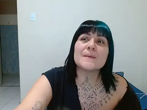 Snapshot of vaholiver chatting on July 2026 08:20:01 PM vaholiver online show from July 2026 08:20:01 PM
