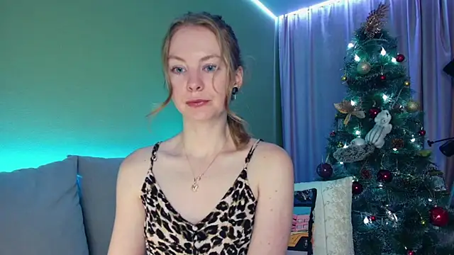Snapshot of Cuddle_Cat chatting on January 2025 05:20:02 AM Cuddle Cat online show from January 2025 05:20:02 AM