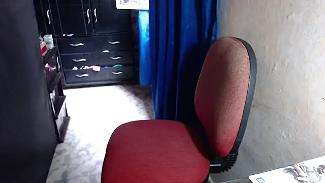 Barbiegomez online show from October 2025 05:57:01 PM