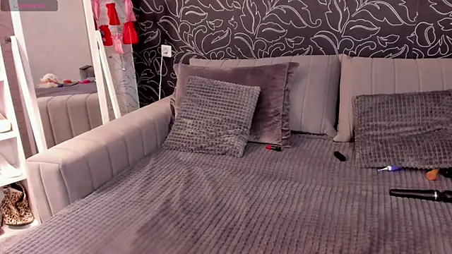 Jullia Moor online show from March 2025 04:34:02 AM