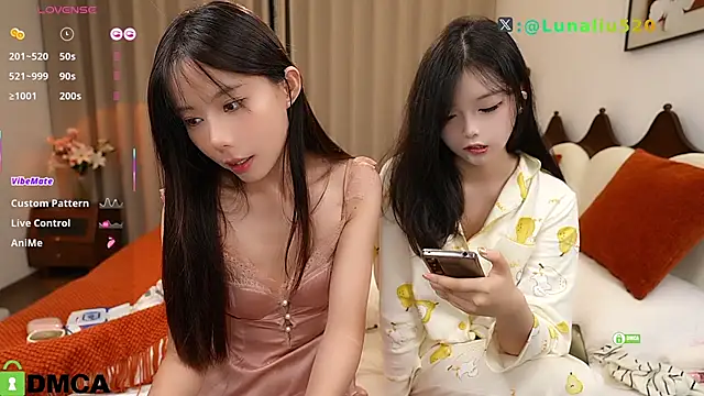 Snapshot of Luna520 chatting on October 2025 12:06:02 PM Luna520 online show from October 2025 12:06:02 PM