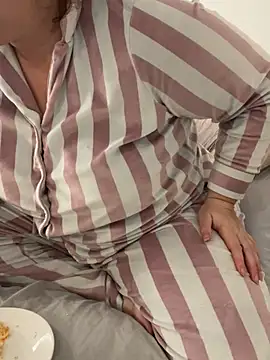 sweeti Em online show from March 2026 09:03:01 AM