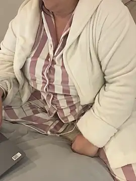 sweeti Em online show from January 2026 07:06:02 PM