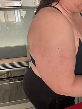 sweeti Em online show from April 2026 03:15:02 PM