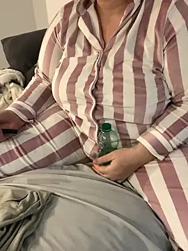 sweeti Em online show from January 2026 06:58:01 PM