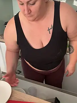 sweeti Em online show from February 2026 03:24:01 PM