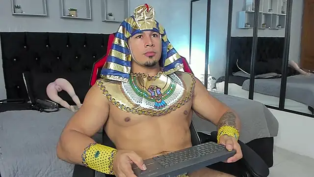 Snapshot of tyler_hank01 chatting on October 2025 06:48:02 PM tyler hank01 online show from October 2025 06:48:02 PM