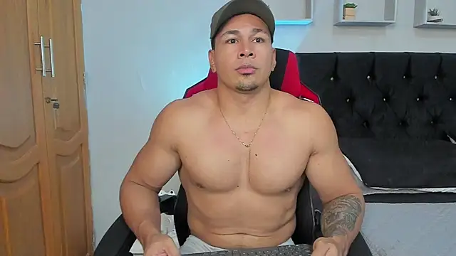 Snapshot of tyler_hank01 chatting on November 2025 07:03:01 PM tyler hank01 online show from November 2025 07:03:01 PM