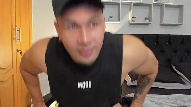 tyler hank01 online show from April 2026 10:50:01 PM