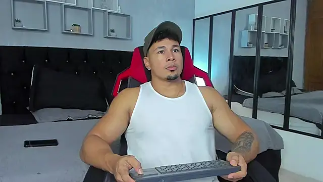 Snapshot of tyler_hank01 chatting on October 2025 06:16:01 PM tyler hank01 online show from October 2025 06:16:01 PM