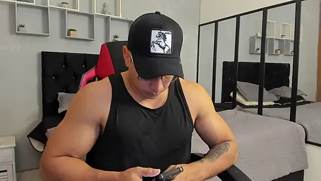 tyler hank01 online show from January 2026 10:14:01 PM