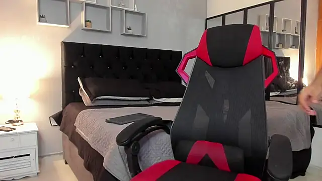 Snapshot of tyler_hank01 chatting on December 2025 11:42:02 PM tyler hank01 online show from December 2025 11:42:02 PM