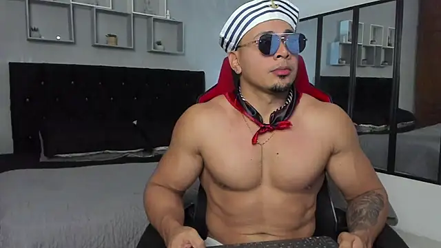 Snapshot of tyler_hank01 chatting on October 2025 11:14:01 PM tyler hank01 online show from October 2025 11:14:01 PM