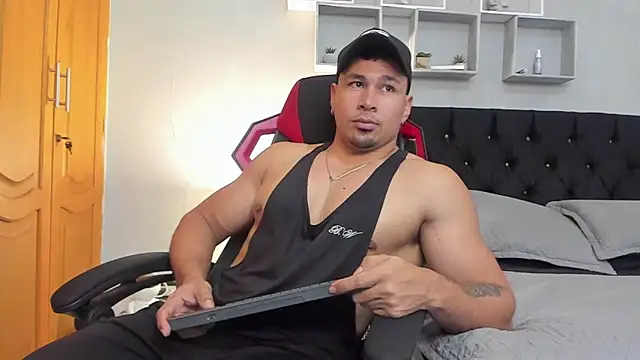 tyler hank01 online show from March 2026 06:19:02 PM