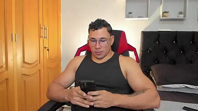 tyler hank01 online show from March 2026 07:26:01 PM