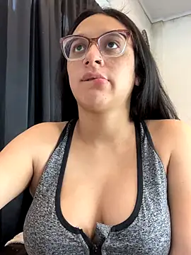 Snapshot of Ninnfa chatting on October 2025 09:05:02 PM Ninnfa online show from October 2025 09:05:02 PM