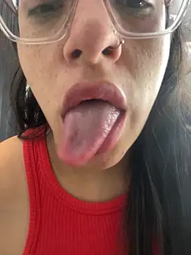 Snapshot of Ninnfa chatting on October 2025 11:05:01 PM Ninnfa online show from October 2025 11:05:01 PM