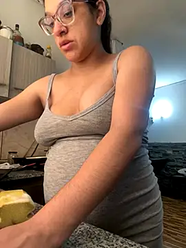 Snapshot of Ninnfa chatting on November 2025 03:48:02 PM Ninnfa online show from November 2025 03:48:02 PM