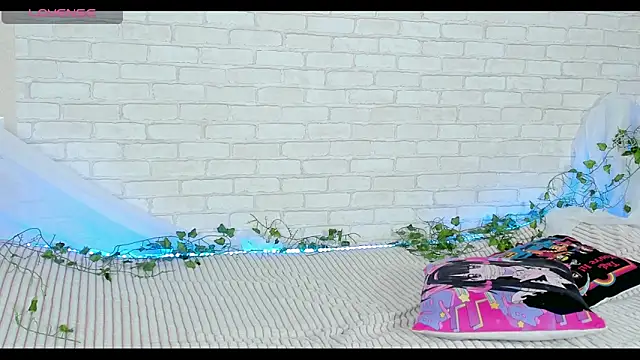 LinaKenny online show from March 2026 06:46:01 PM