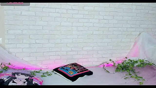 LinaKenny online show from March 2026 06:04:02 PM