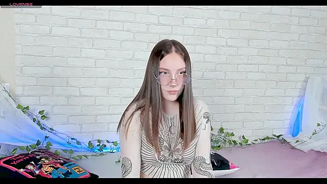 LinaKenny online show from February 2026 05:46:01 PM