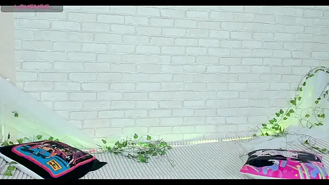 LinaKenny online show from March 2026 06:20:02 PM