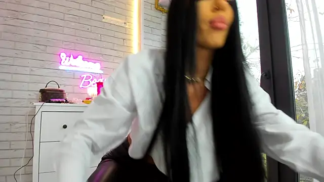 Britney Charm  online show from November 2025 07:13:01 AM