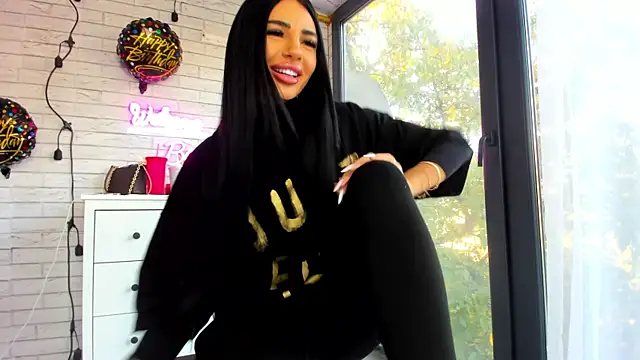 Britney Charm  online show from October 2025 06:06:01 AM