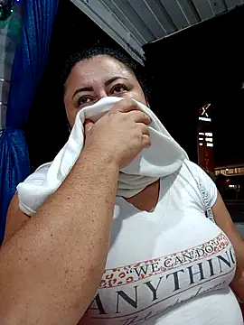 Monseratte21 online show from December 2025 04:29:01 AM