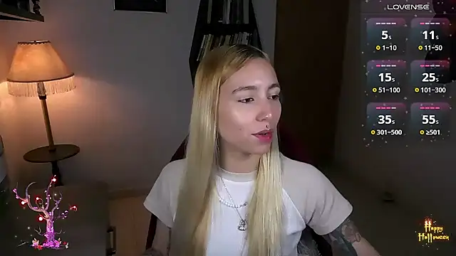 Saucy Jenn online show from October 2025 10:54:01 PM