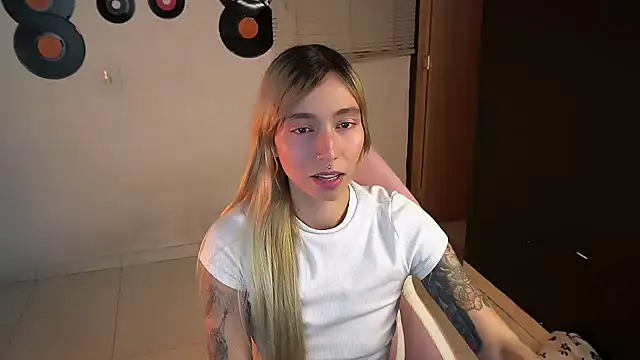 Saucy Jenn online show from May 2026 02:22:01 AM